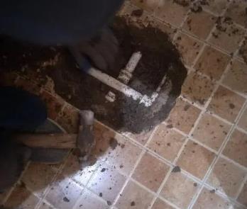 望都县卫生间漏水维修公司为您分享下卫生间渗水如何处理及注意事项